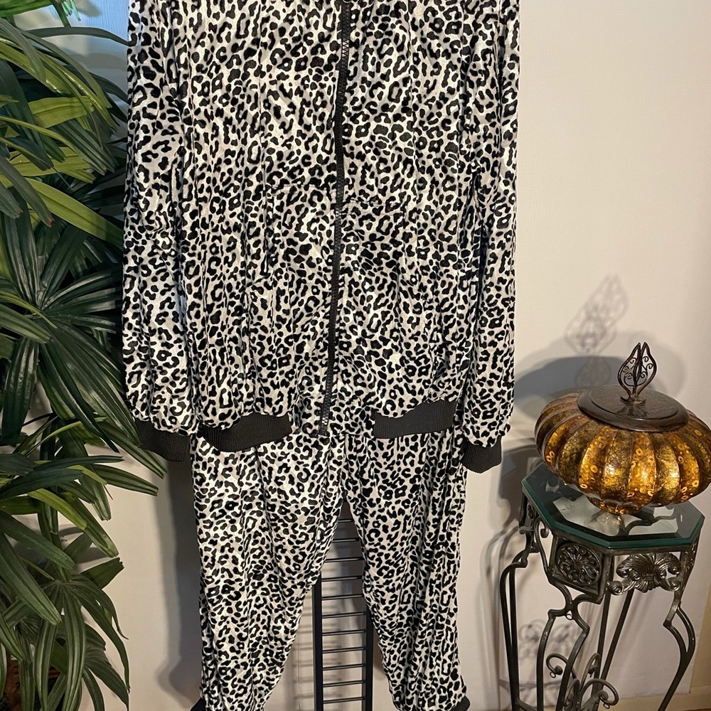 Fashion Island (FAS-JK-07) Black And White 2PC Velour Knit Jog Set